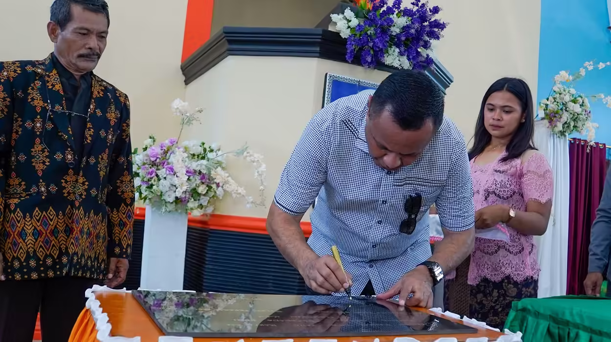 Wakil Wali Kota Tidore Kepulauan, Muhammad Sinen.