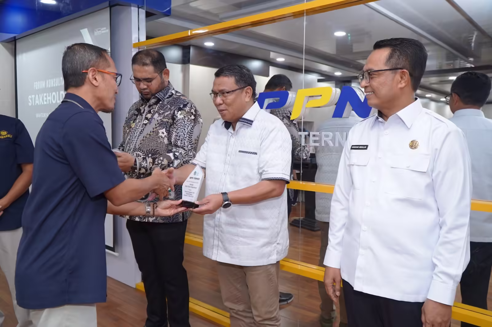 Pemerintah Kota Tidore Kepulauan Terima Penghargaan dari KPPN Ternate 46 Pemerintah Kota Tidore Kepulauan Terima Penghargaan dari KPPN Ternate