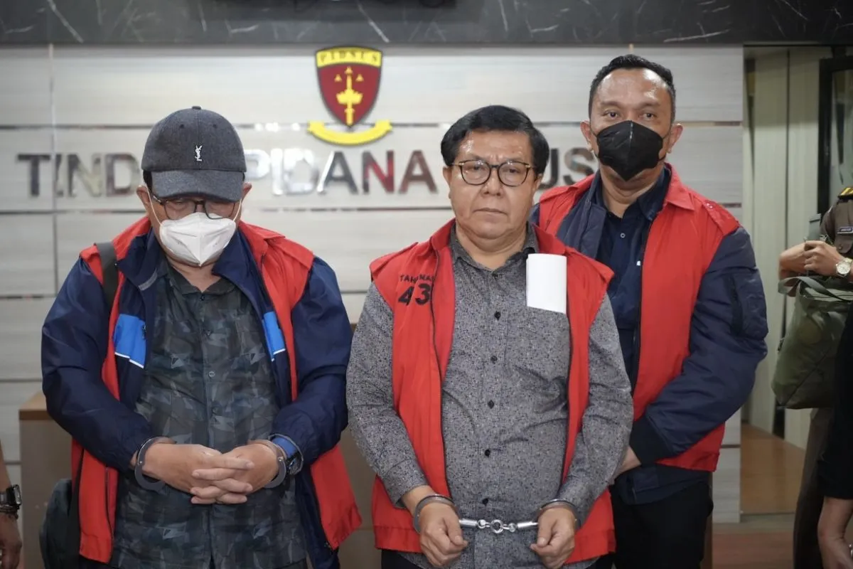 Tiga hakim Pengadilan Negeri (PN) Surabaya yang ditangkap oleh tim gabungan Kejaksaan Agung (Kejagung) RI untuk sementara akan ditahan di Kejaksaan Tinggi (Kejati) Jawa Timur, Kamis (24/10/2024). Kejati Jatim.