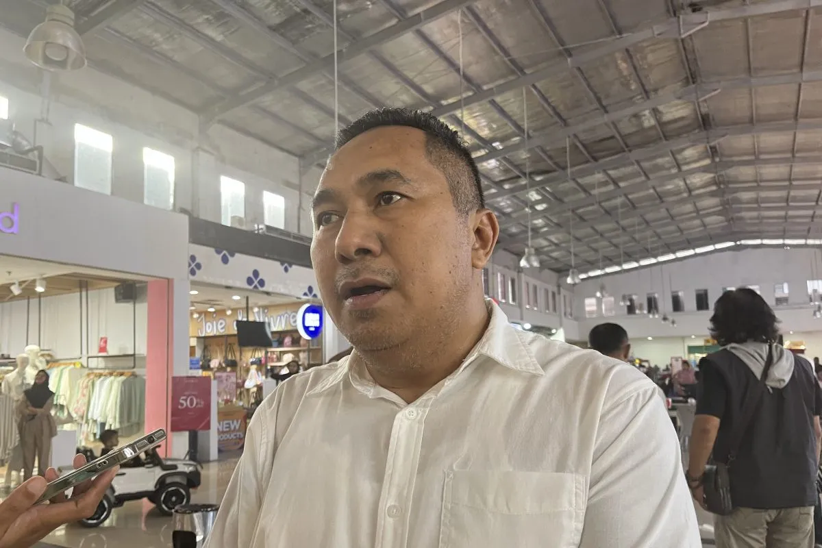 Bawaslu Ambon Siapkan Tim Patroli di Platform Media Sosial 38 Ketua Bawaslu Kota Ambon, Jhon Talabessy.