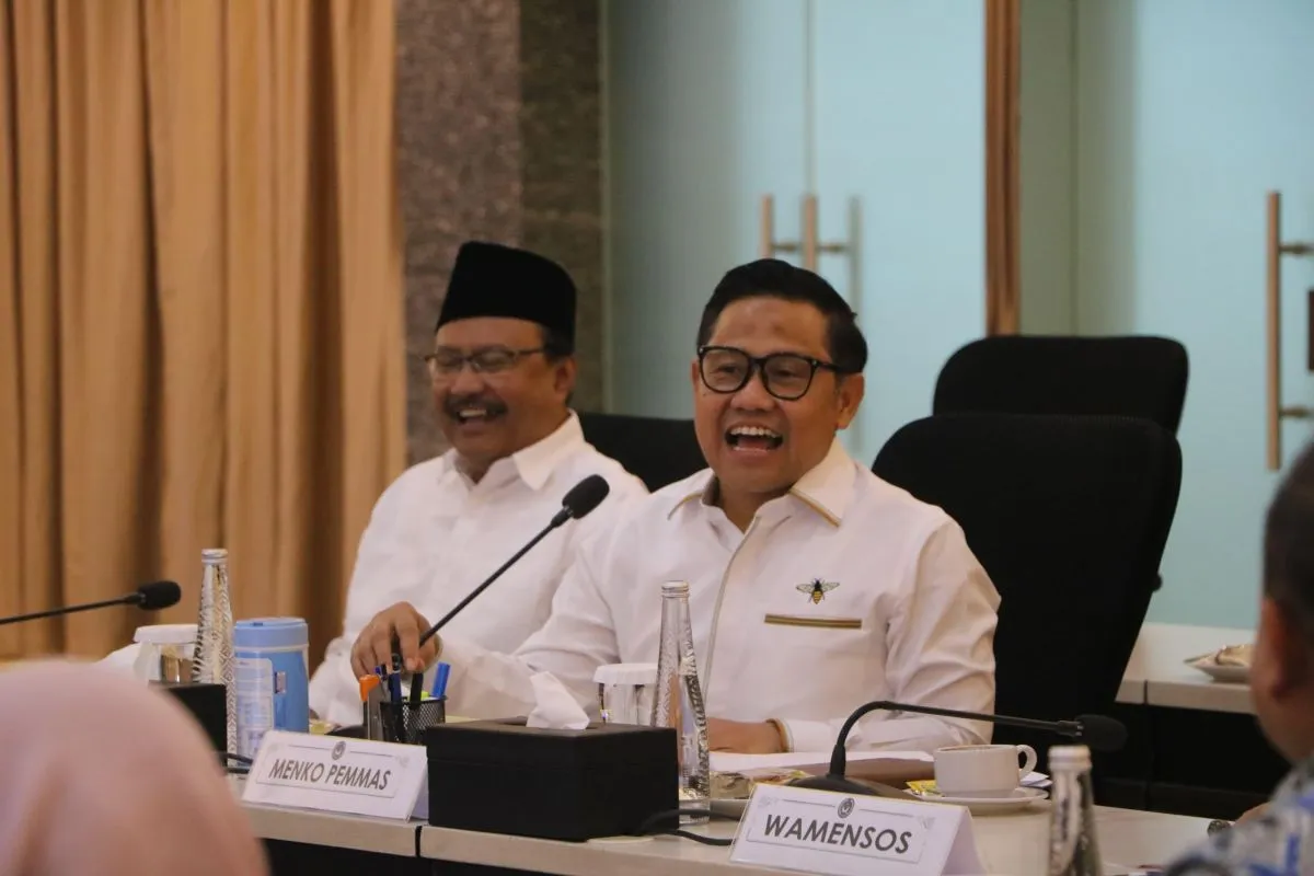 Menko PMK dan Mensos Sepakat Sususn Satu Data Tunggal Penanggulangan Kemiskinan 46 Menteri Koordinator Bidang Pemberdayaan Manusia Muhaimin Iskandar mengadakan rapat bersama Menteri Sosial Saifullah Yusuf di Kantor Kemenko PMK, Jakarta, Kamis (31/10/2024). Kemenko PMK.