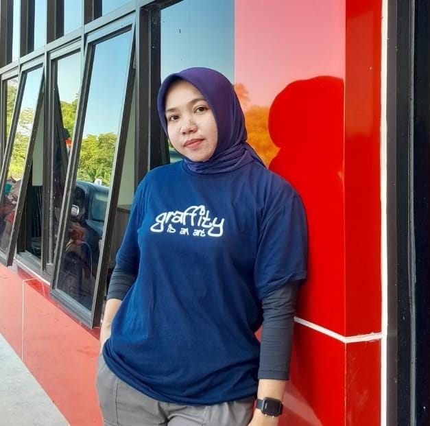 Pemberitaan Media FaduliNews Ada yang Intimidasi Pemilik Lahan di Tongowai Tidore, Mulyanti: Hoax dan Tidak Benar 39 Mulyanti, anak dari pemilik rumah di Kelurahan Tongowai Kecamatan Tidore Selatan Kota Tidore.