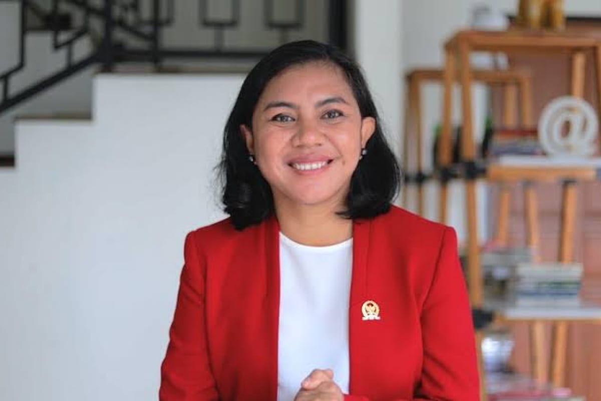 Irine Yusiana Roba Putri, Anggota DPR RI.