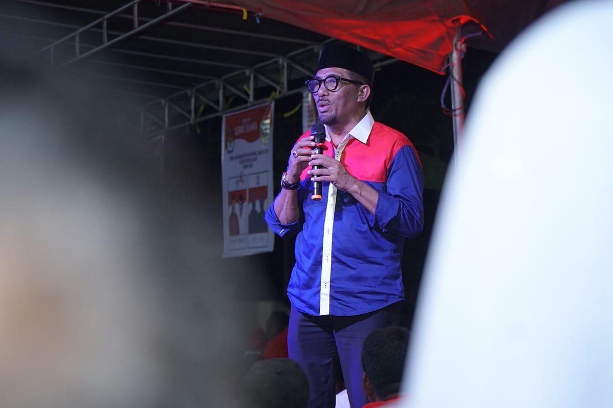 Sultan Tidore Husain Alting Sjah, Calon Gubernur Maluku Utara nomor urut 1.