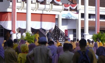 Wakil Wali Kota Tidore Kepulauan, Muhammad Sinen, kembali memimpin apel gabungan.