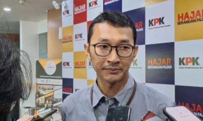 Arsip foto - Tim Juru Bicara Komisi Pemberantasan Korupsi (KPK), Budi Prasetyo, memberikan keterangan kepada wartawan di Gedung Pusat Edukasi Antikorupsi KPK, Jakarta, Kamis (31/10/2024).