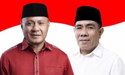 Wali Kota Tidore Muhammad Sinen (kemeja merah) Wakil Wali Kota Tidore Ahmad Laiman (kemeja putih).