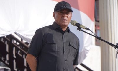 Wali Kota Tidore Kepulauan Muhammad Sinen, SE memimpin Apel gabungan ASNNon ASN pasca libur dan Cuti bersama, di Halaman Kantor Wali Kota Tidore.