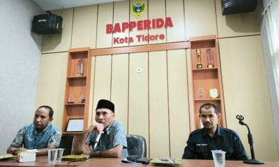 Asisten Sekda Bidang Perekonomian dan Pembangunan, Taher Husain, S.IP, (tengah)Saat Memberika Arahan Pada Kegiatan Pendampingan Teknis Inovasi Daerah.
