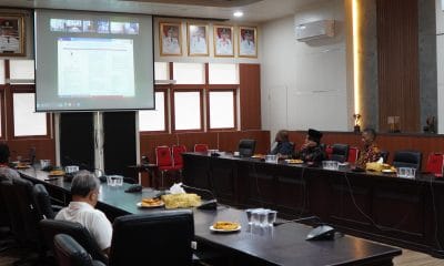 Sekretaris Daerah Kota Tidore Kepulauan Ismail Dukomalamo bersama pimpinan OPD terkait mengikuti Rapat Koordinasi Monitoring Hasil Penyesuaian Pendapatan dan Efesien APBD Tahun 2025.