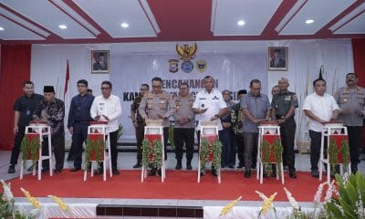 Wali Kota Tidore Kepulauan Muhammad Sinen, bersama Kepala BNN Provinsi Maluku Utara Budi Mulyanto dan Wakil Wali Kota Ahmad Laiman, beserta Forkompinda Kota Tidore Kepulauan melakukan pemukulan tifa.