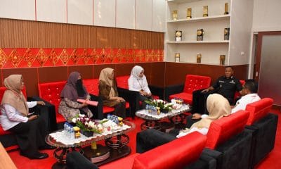 Wali Kota Tidore Kepulauan, Muhammad Sinen, saat menerima audiensi dari Panitia Pelaksana Pengobatan Gratis yang dipimpin oleh Sekretaris IBI Daerah Provinsi Maluku Utara.