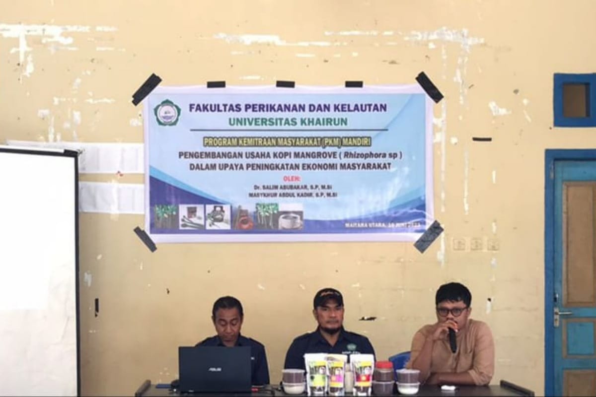 Kepala Desa Maitara Utara, Rizki. M Nur.