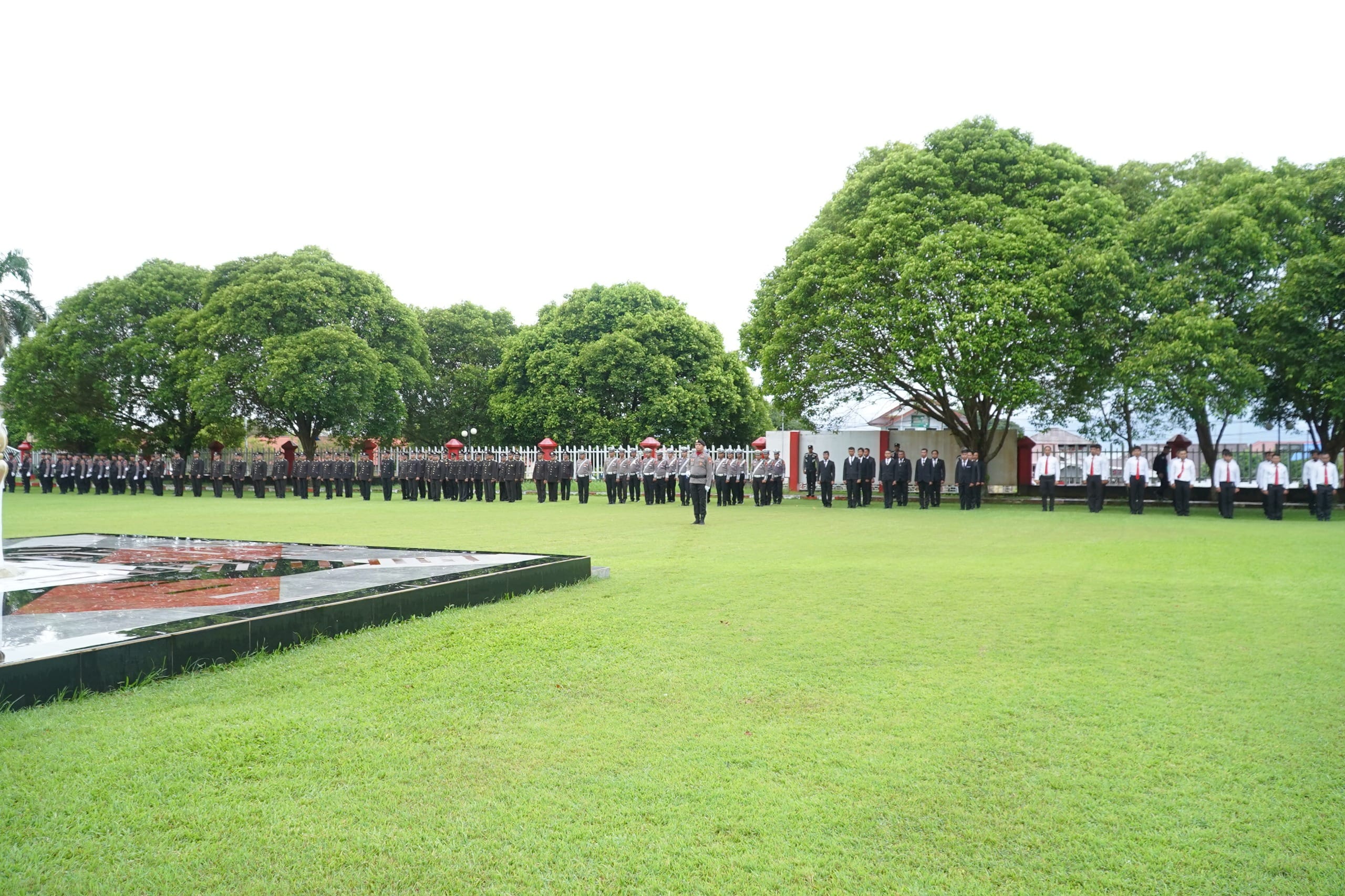 Meski Diguyur Hujan, Upacara HUT ke 79 Bhayangkara di Tidore Berlangsung Sukses.