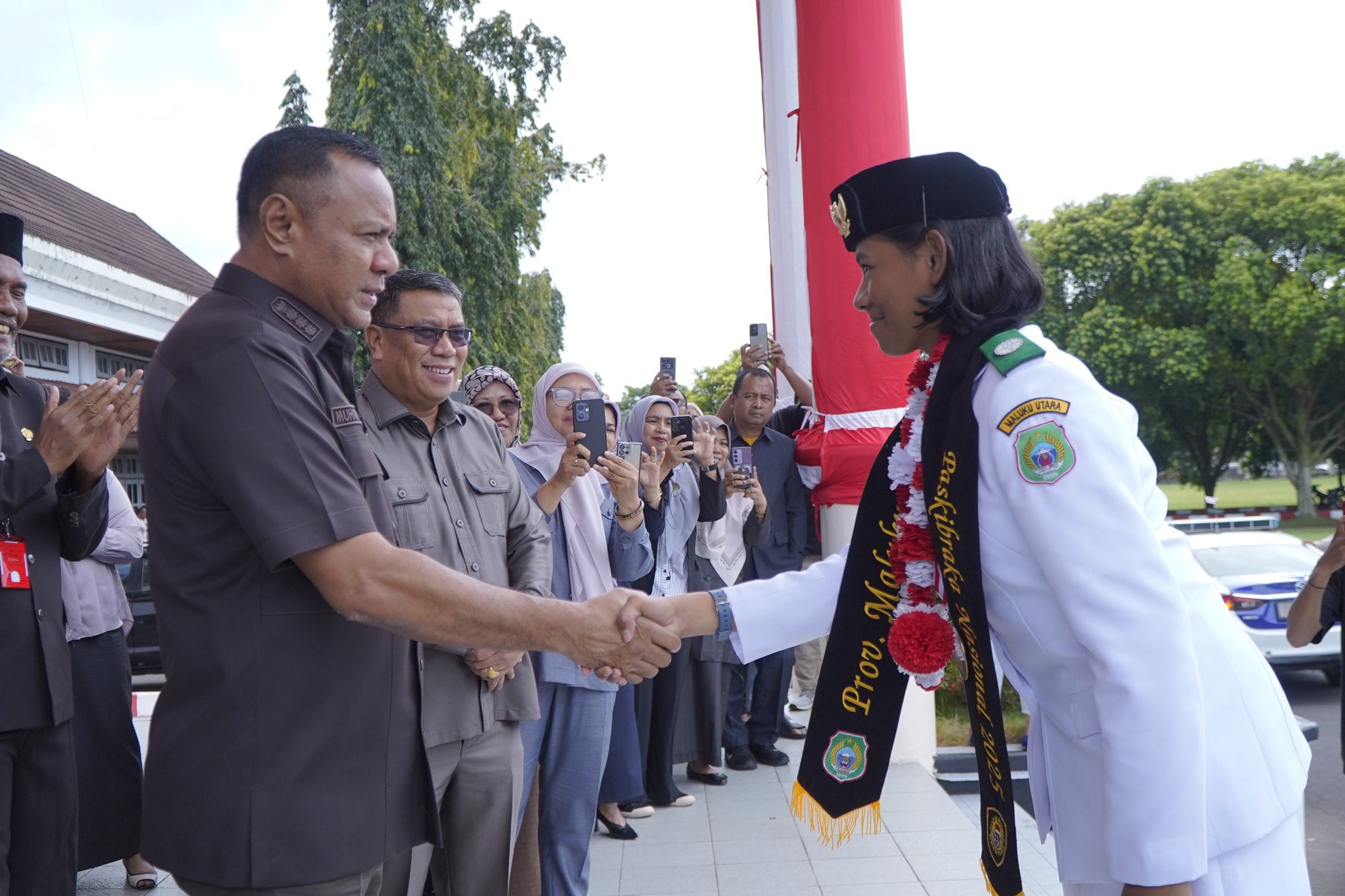 Wali Kota Tidore Muhammad Sinen Sambut Beatrix Missy, Anggota Paskibraka Nasional 2025 38 Wali Kota Tidore Muhammad Sinen Sambut Beatrix Missy, Anggota Paskibraka Nasional 2025.