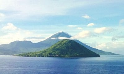 Pulau Maitara dan Pulau Tidore.