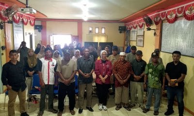 Foto bersama Anggota DPRD Kota Tidore Kepulauan, Nurul Asnawiah, dengan tokoh-tokoh di Desa Maregam, usai melaksanakan Reses ke III Tahun 2025 di Desa Maregam, Kecamatan Tidore Selatan.