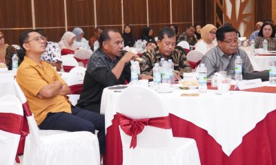 Staf Ahli Wali Kota Bidang Ekonomi, Pembangunan, dan Keuangan, Abdul Hakim Adjam, dalam Rapat Koordinasi Tim Pengendalian Inflasi Daerah (TPID) dan Tim Percepatan Perluasan Digitalisasi Daerah (TP2DD) se-Provinsi Maluku Utara Tahun 2025 yang berlangsung di Ballroom Royal Resto, Ternate, Kamis (18/9/2025).