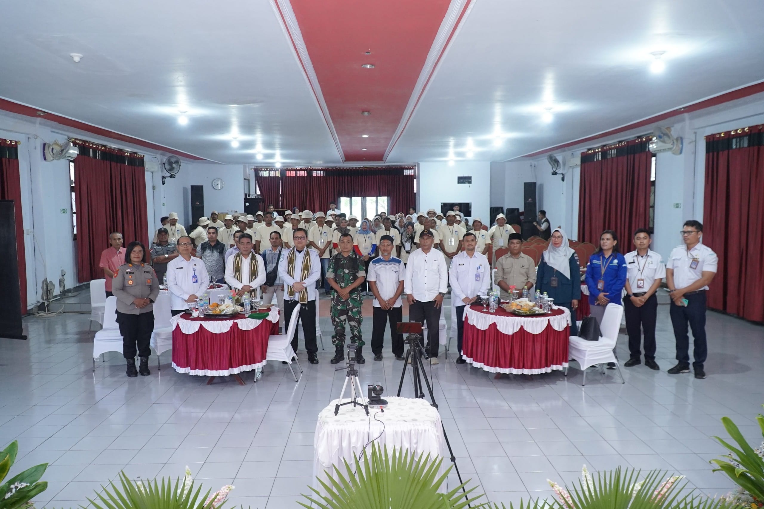 Sekolah Lapang Cuaca Nelayan 2025: BMKG Tingkatkan Keselamatan dan Produktivitas Nelayan di Tidore 39 BMKG Stasiun Meteorologi Kelas I Sultan Baabullah Ternate menyelenggarakan Sekolah Lapang Cuaca Nelayan (SLCN) Tahun 2025, di Kota Tidore Kepulauan.