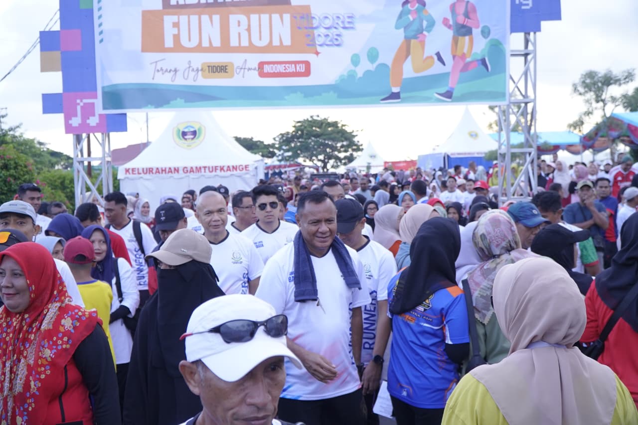 Ribuan Peserta Meriahkan Fun Run Sport Tourism Adhyaksa di Kota Tidore.