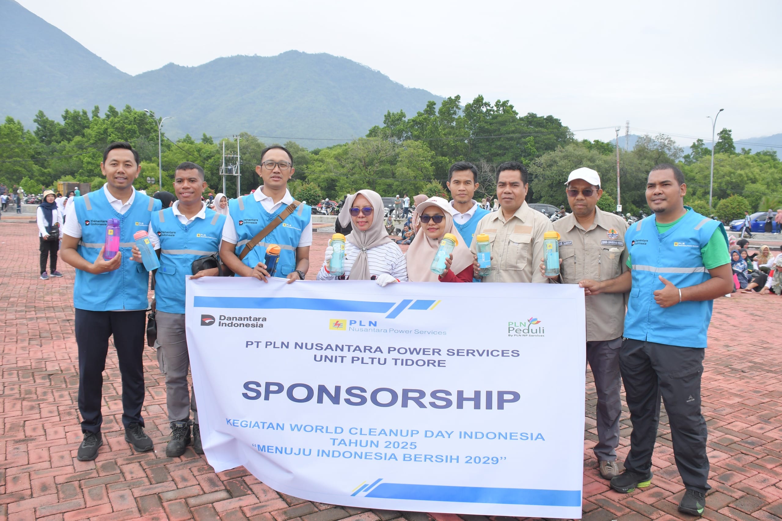Hari Bersih Sedunia, Pemkot Tidore Gelar Apel dan Aksi Kolaborasi Bersih Sampah di Pantai Tugulufa.