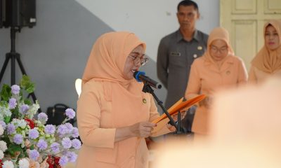 Ketua Dharma Wanita Persatuan (DWP) Kota Tidore Kepulauan Nuraen Ismail Dukomalamo Memberikan sambutan Pada PenguPengurus Dharma Wanita Persatuan DinasBadanKantor dan empat Kecamatan di Pulau Tidore.