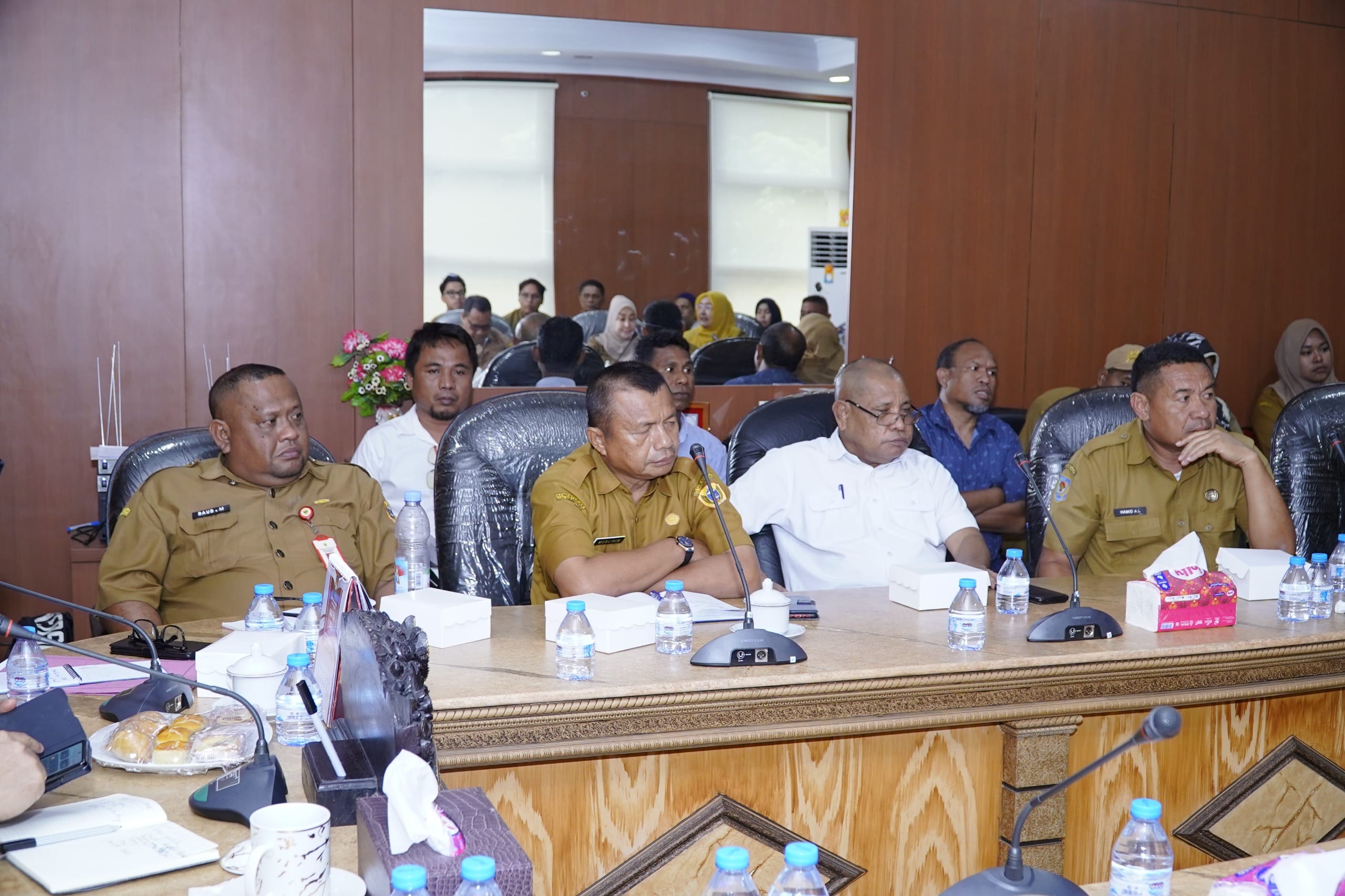 Pemkot Tidore Koordinasikan Peralihan Aset ke Pemprov Malut 38 Rapat Koordinasi dan Audiensi Pemkot Tidore dengan Pemerintah Prov. Maluku Utara Tentang Pembahasan Aset.