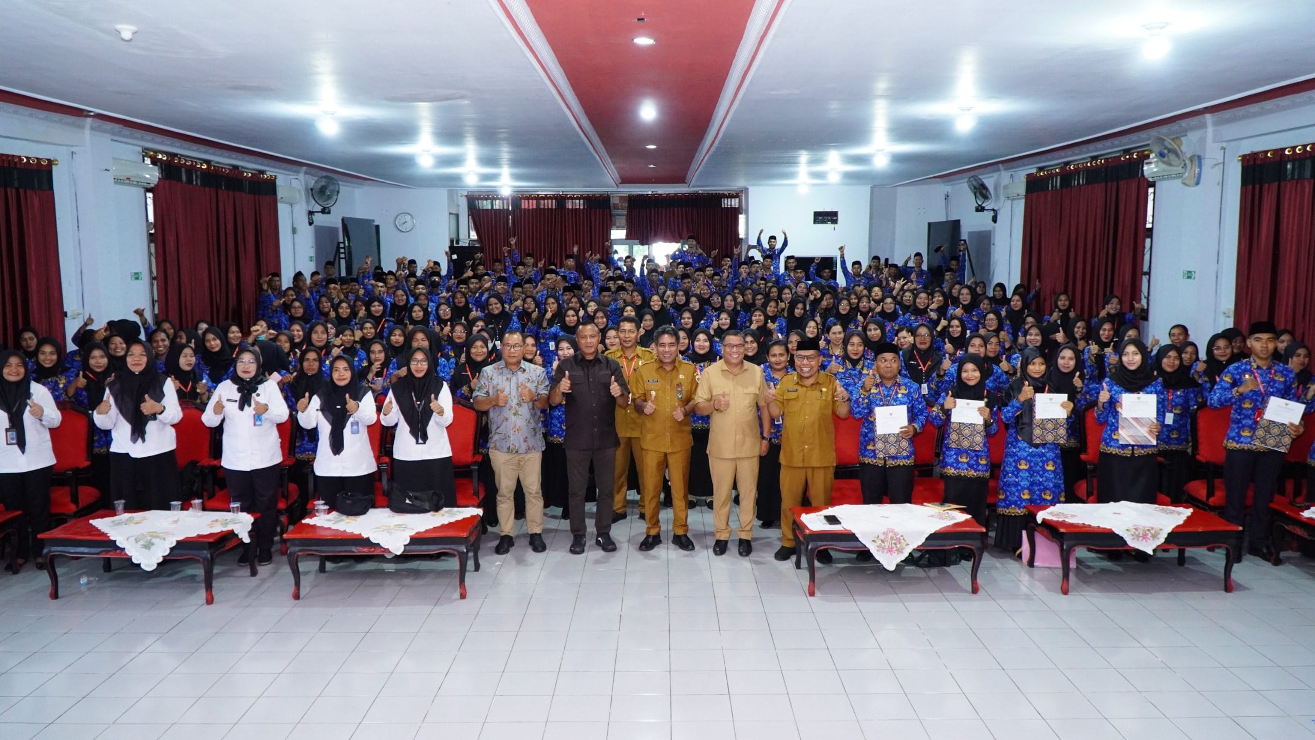 233 PPPK Tahap II, 1 CPNS, dan 1 PNS Resmi Terima SK Pengangkatan di Tidore 38 233 PPPK Tahap II, 1 CPNS, dan 1 PNS Resmi Terima SK Pengangkatan di Tidore.