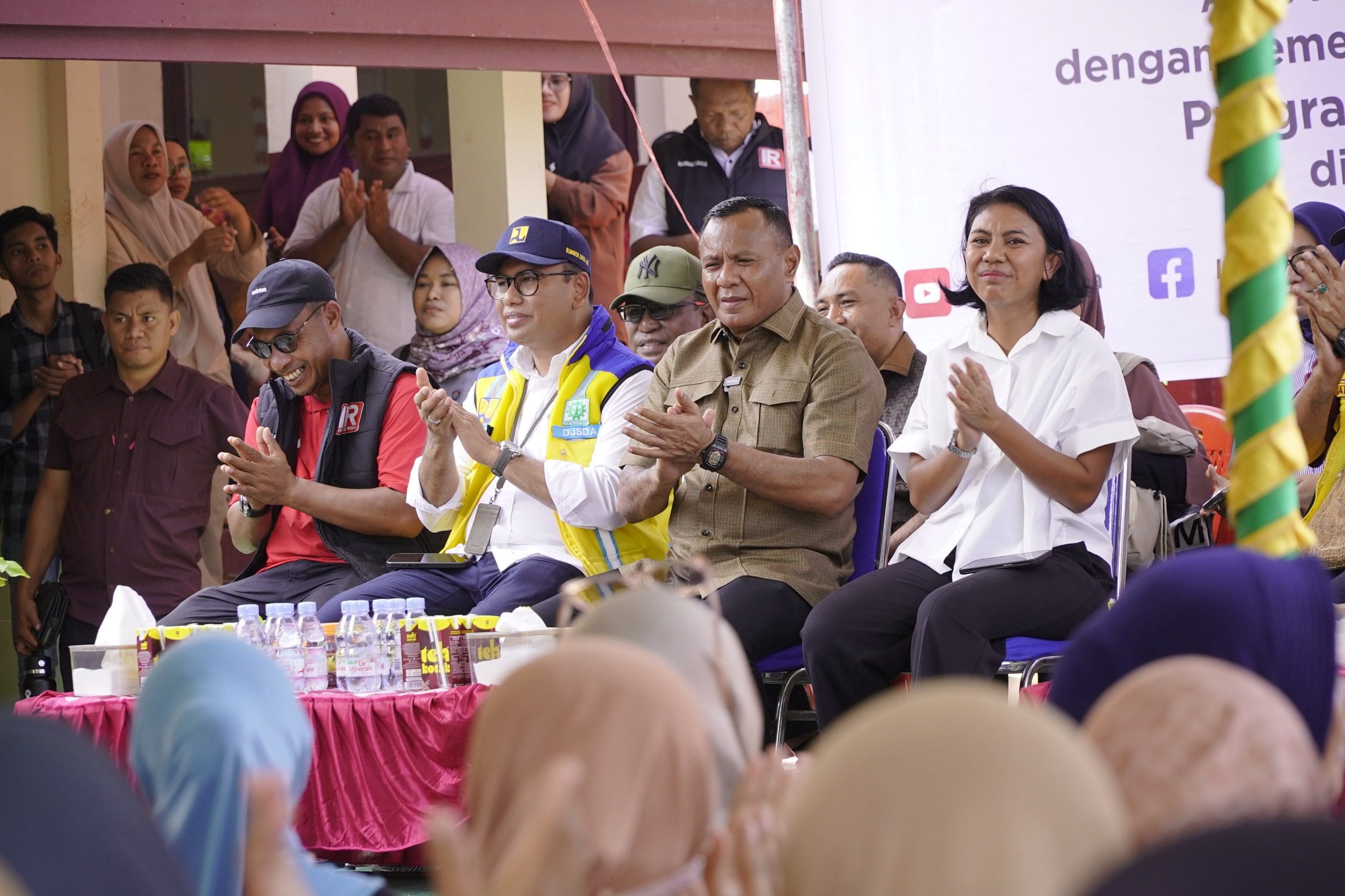 Wali Kota Tidore Kepulauan Muhammad Sinen menerima kunjungan kerja Anggota Komisi V DPR RI Irine Yusiana Roba Putri bersama perwakilan Balai Kementerian Perumahan dan Kawasan Permukiman di Pulau Maitara.