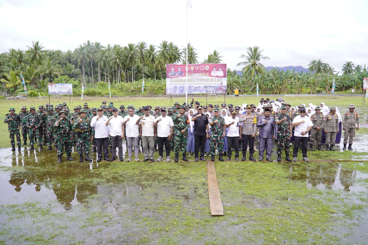 Wali Kota Tidore Kepulauan Resmi Buka TMMD ke-126 Tahun 2025 di Kecamatan Oba Selatan.