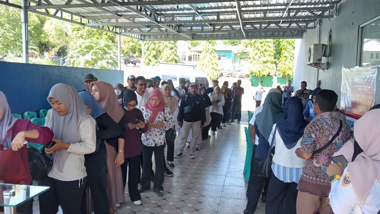 820 PPPK Paruh Waktu Kota Tidore Ikuti Tes Urine di BNN.