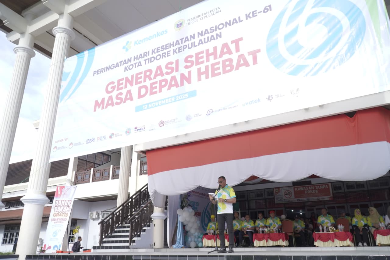 Wali Kota Tidore Kepulauan, Muhammad Sinen saat memberikan sambutan pada pembukaan rangkaian kegiatan Peringatan Hari Kesehatan Nasional (HKN) ke-61 Tahun 2025.