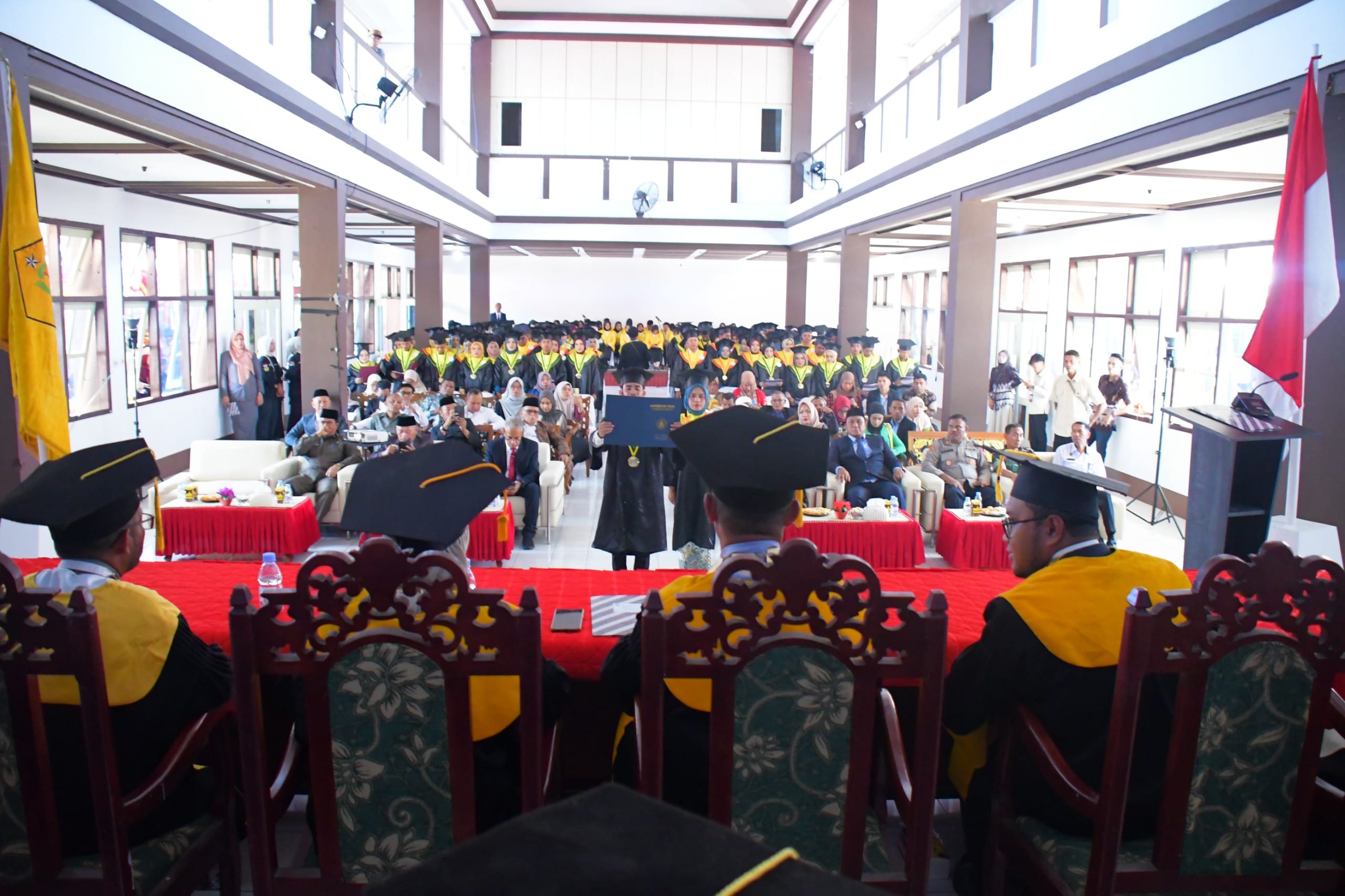 Universitas Nuku Wisuda Sarjana Angkatan XVII, Pemkot Tidore Dorong Lulusan Berdaya Saing