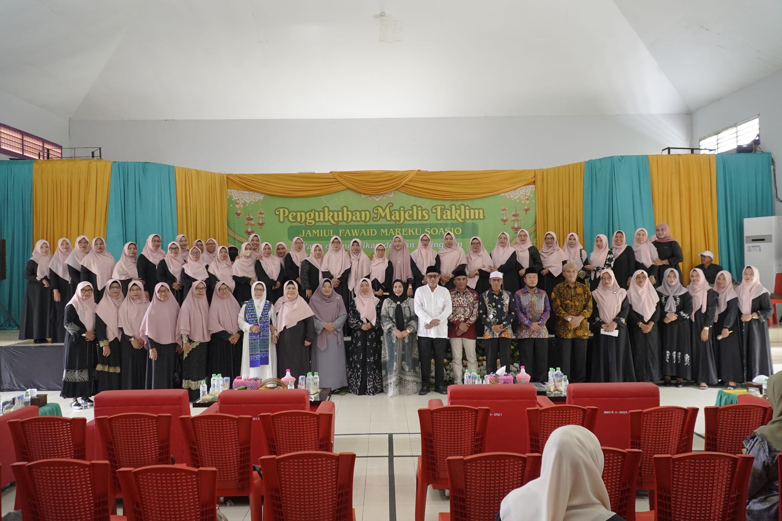 Wawali Tidore Bersama TP PKK Hadiri Pengukuhan Majelis Ta’lim Jamiul Fawaid Mareku Soasio.