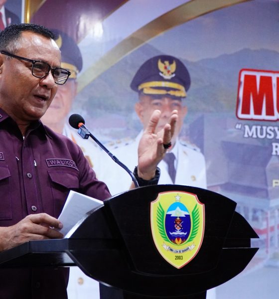 Wali Kota Tidore Kepulauan, Muhammad Sinen.