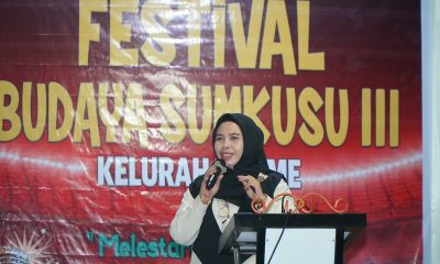 Ketua TP PKK Tidore Resmi Buka Festival Budaya Sumkusu III di Kelurahan Ome.