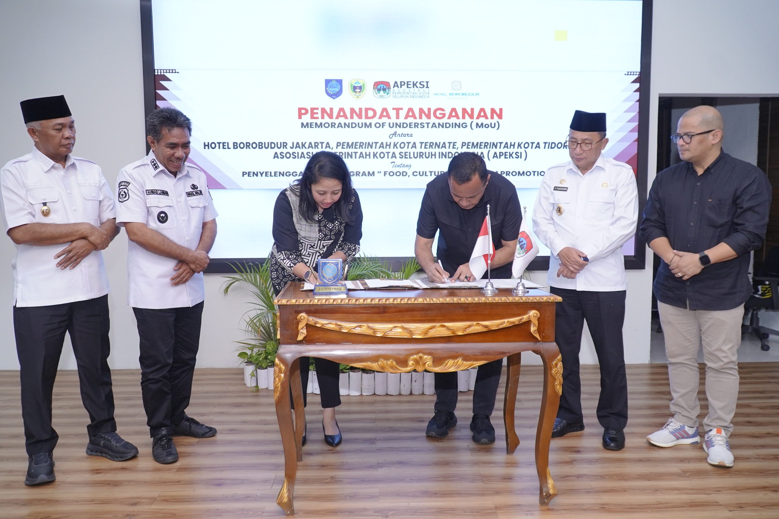 Promosi Pariwisata, Pemkot Tidore Teken MoU dengan Hotel Borobudur dan APEKSI.