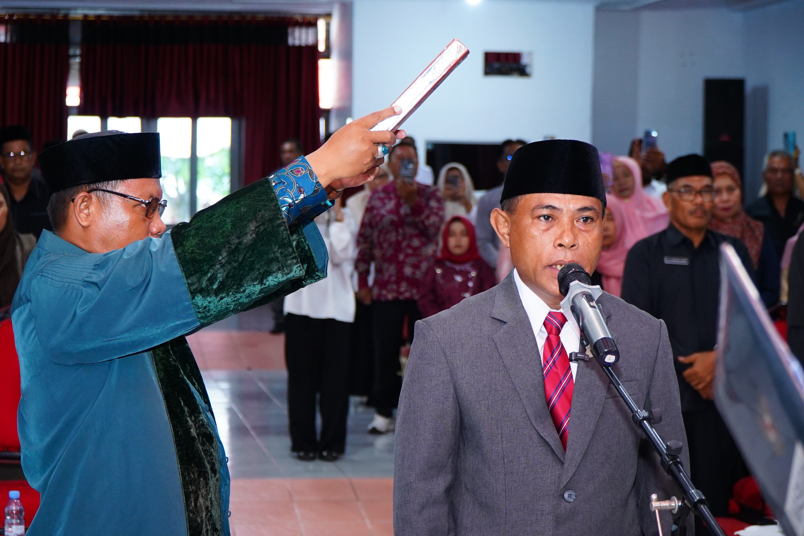 Wakil Wali Kota Tidore Kepulauan Ahmad Laiman Resmi Lantik Direksi Perumda Air Minum Ake Mayora.
