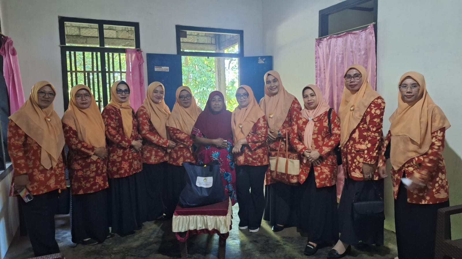 Sambut Iduladha 1447 H, DWP Kota Tidore Kepulauan Salurkan Bantuan kepada Masyarakat di Pulau Tidore.