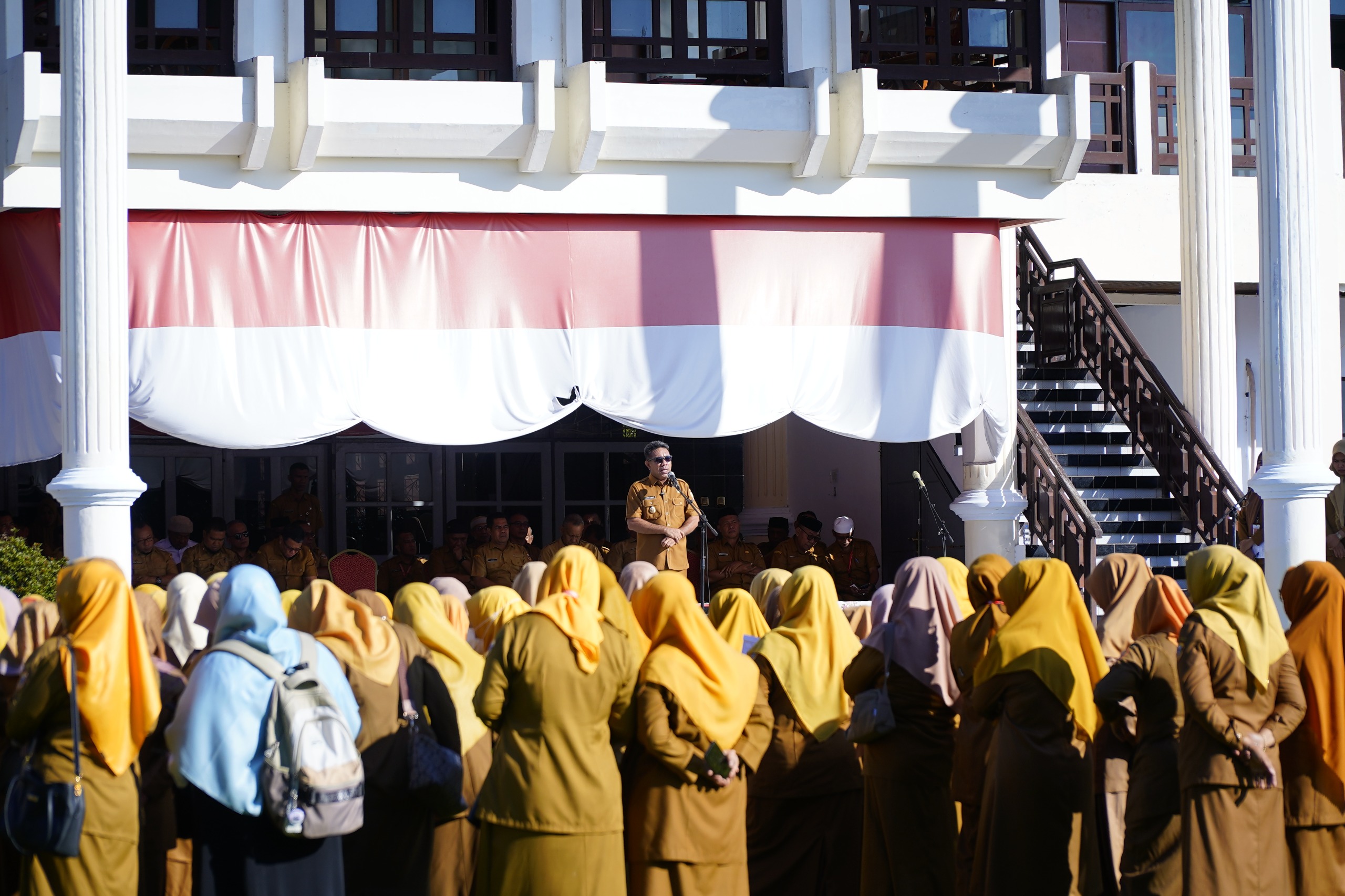 Pimpin Apel Gabungan Perdana Pasca Libur Iduladha, Wawali Tidore Ajak OPD Bijak Gunakan Anggaran.