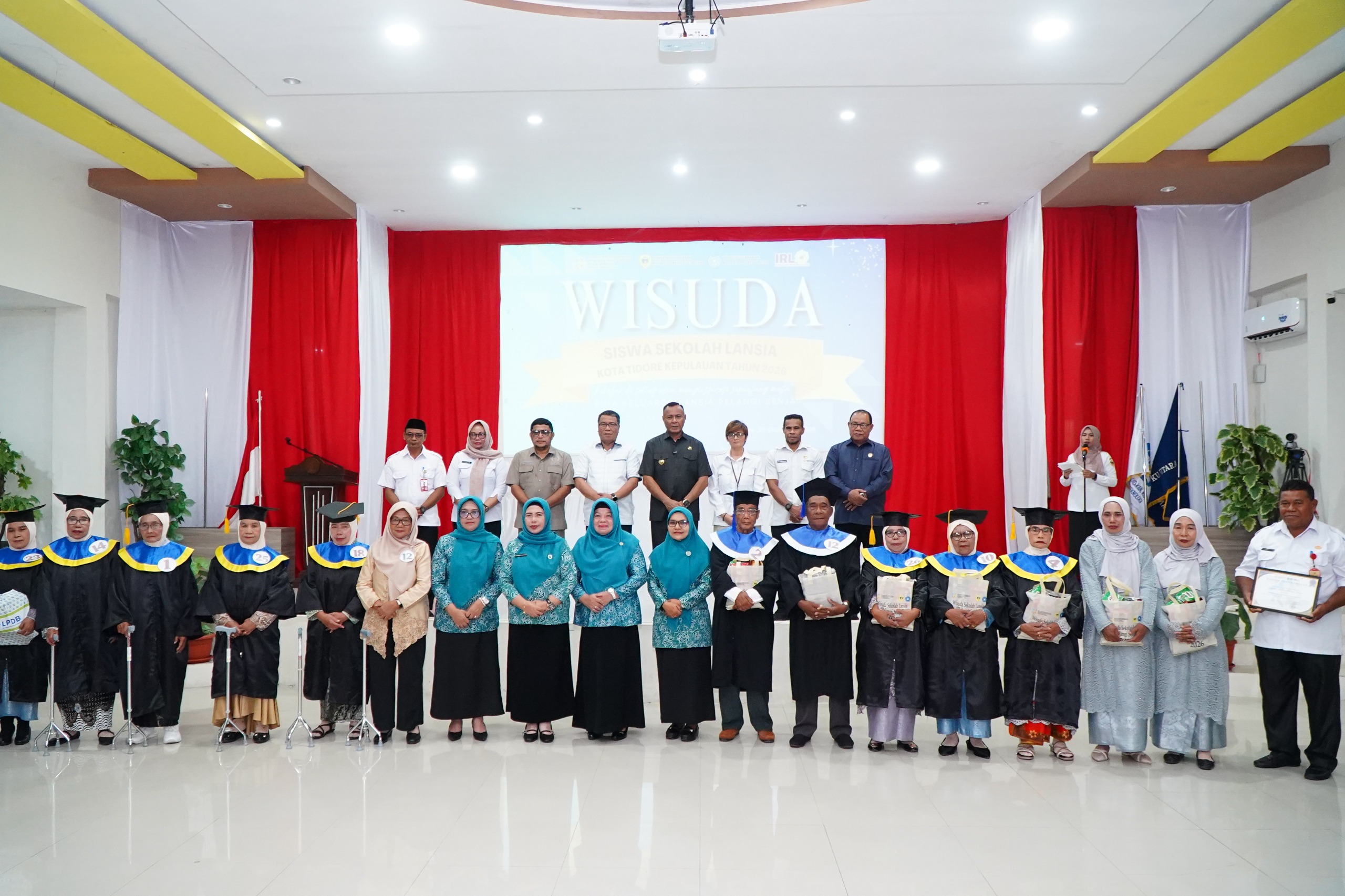 35 Siswa Lansia Pelangi Senja Gubukusuma Resmi Diwisuda 39 35 Siswa Lansia Pelangi Senja Gubukusuma Resmi Diwisuda.