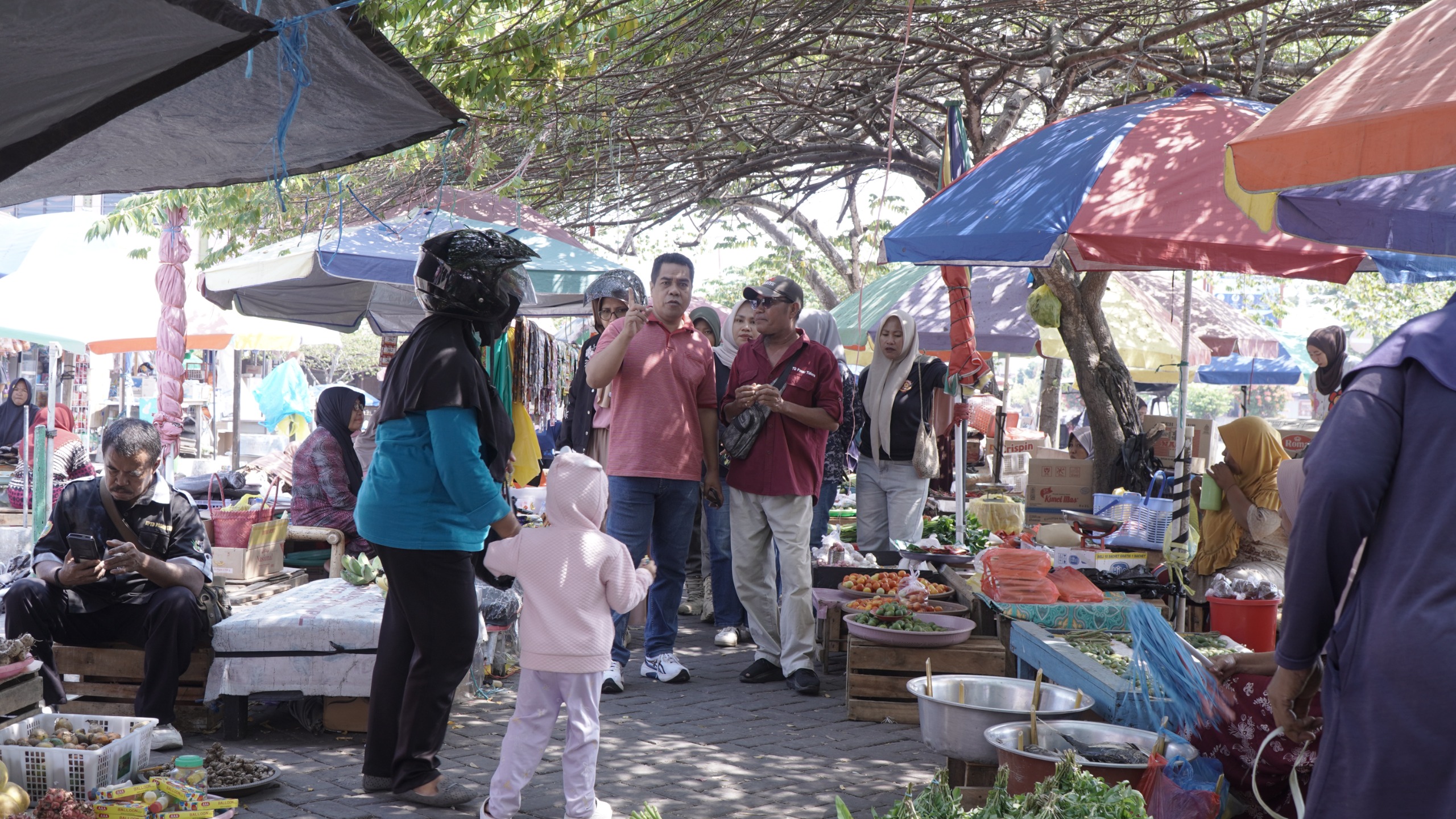 Minggu Ketiga Pembatasan Aktivitas Jumat, Pemkot Tidore Terus Lakukan Monitoring 39 Minggu Ketiga Pembatasan Aktivitas Jumat, Pemkot Tidore Terus Lakukan Monitoring.