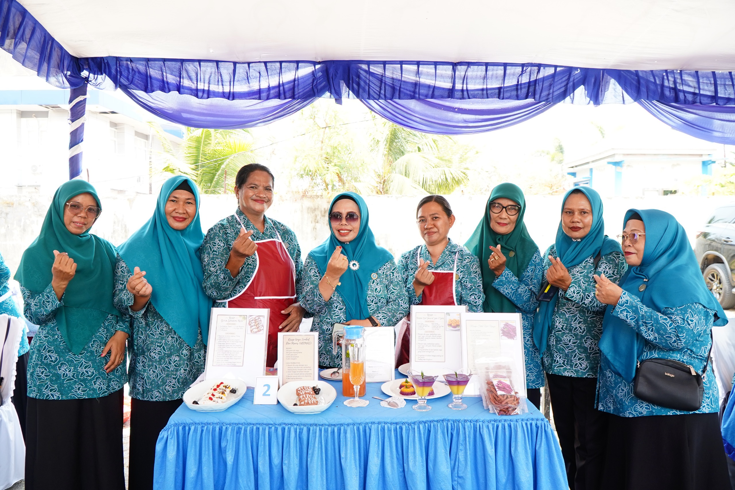 Ketua TP PKK Tidore Apresiasi Partisipasi PKK Oba Utara dalam Lomba Cipta Menu Pangan Lokal B2SA 39 Ketua TP PKK Tidore Apresiasi Partisipasi PKK Oba Utara dalam Lomba Cipta Menu Pangan Lokal B2SA.